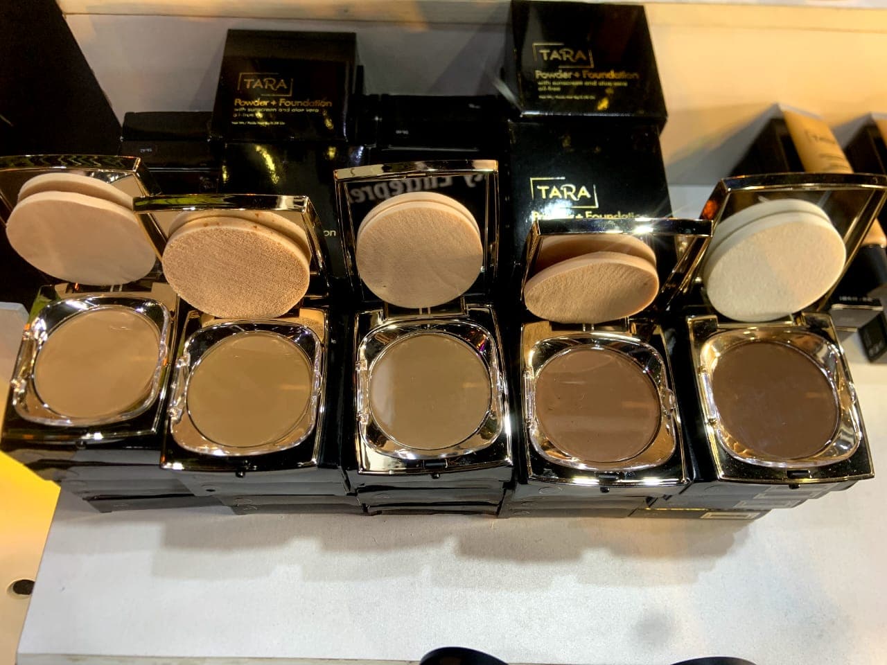 Tara Gold Plate Powder